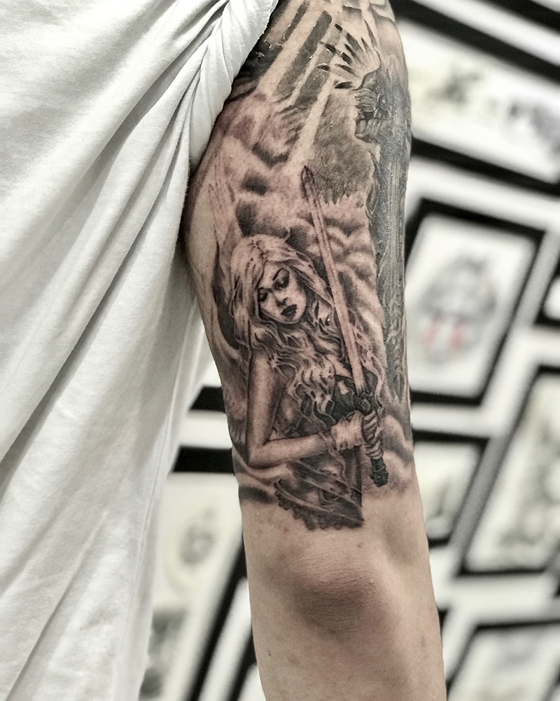 9_tattooist_nine